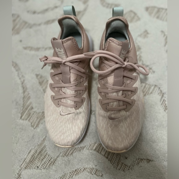 Nike Women's Foundation Elite Training Shoe Beige/Guava Ice- size 7 - Picture 3 of 7